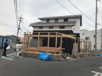 堺南野田　ゼロエネの板倉造りの家　外構　塀構造03