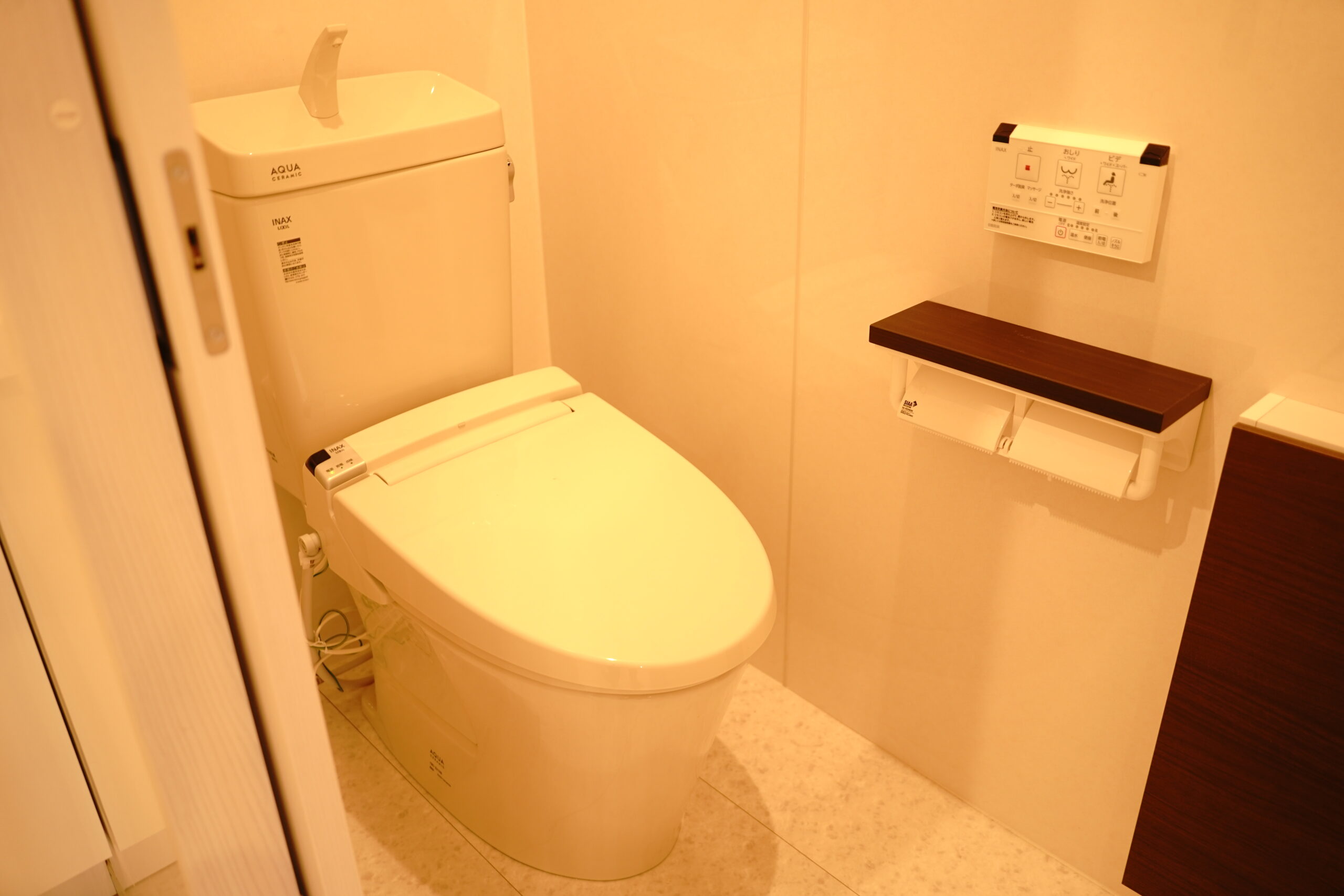 藤井寺市『明るく開放的な吹き抜けリビングの家』トイレ